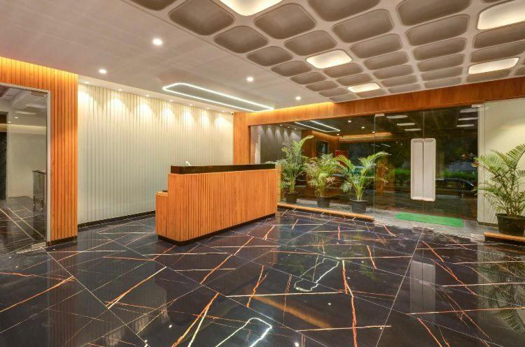 Pinnacle Grand Hotel Αχμπανταμπάντ Εξωτερικό φωτογραφία