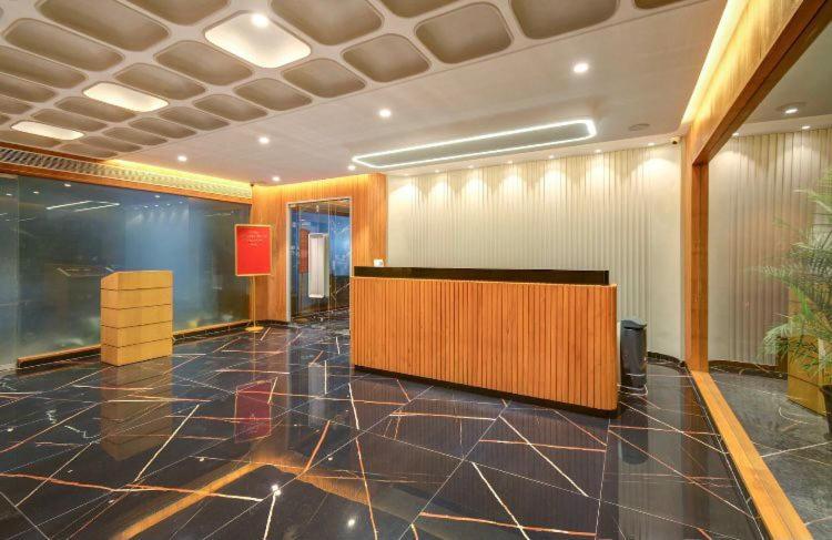 Pinnacle Grand Hotel Αχμπανταμπάντ Εξωτερικό φωτογραφία