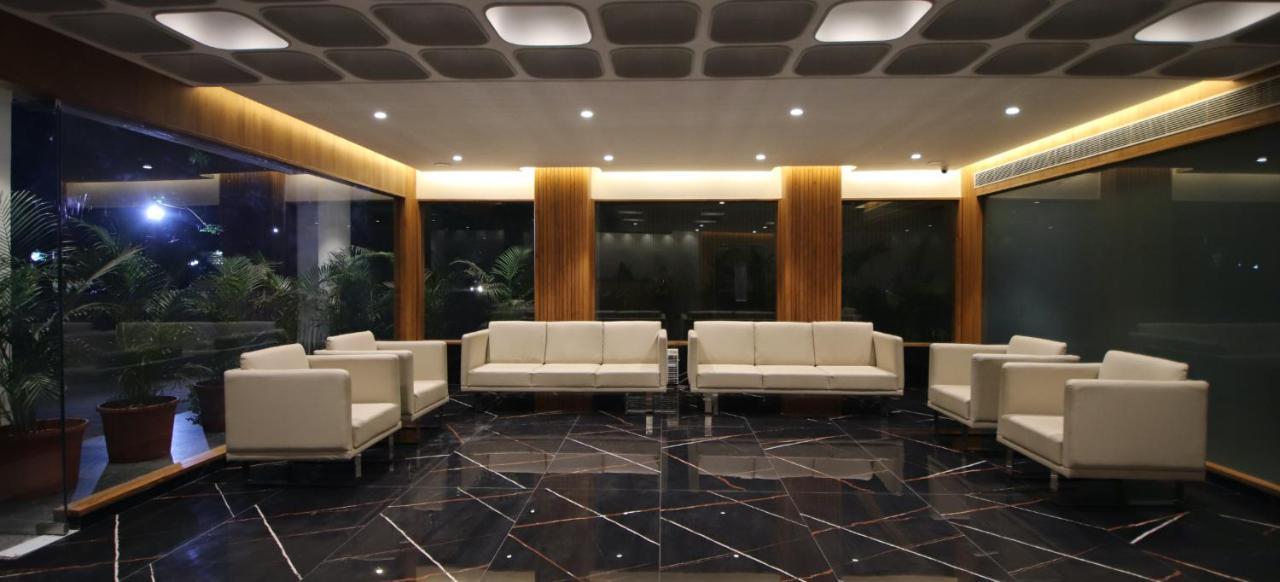 Pinnacle Grand Hotel Αχμπανταμπάντ Εξωτερικό φωτογραφία