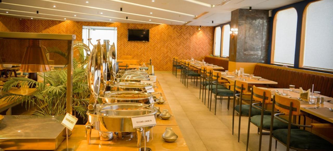Pinnacle Grand Hotel Αχμπανταμπάντ Εξωτερικό φωτογραφία