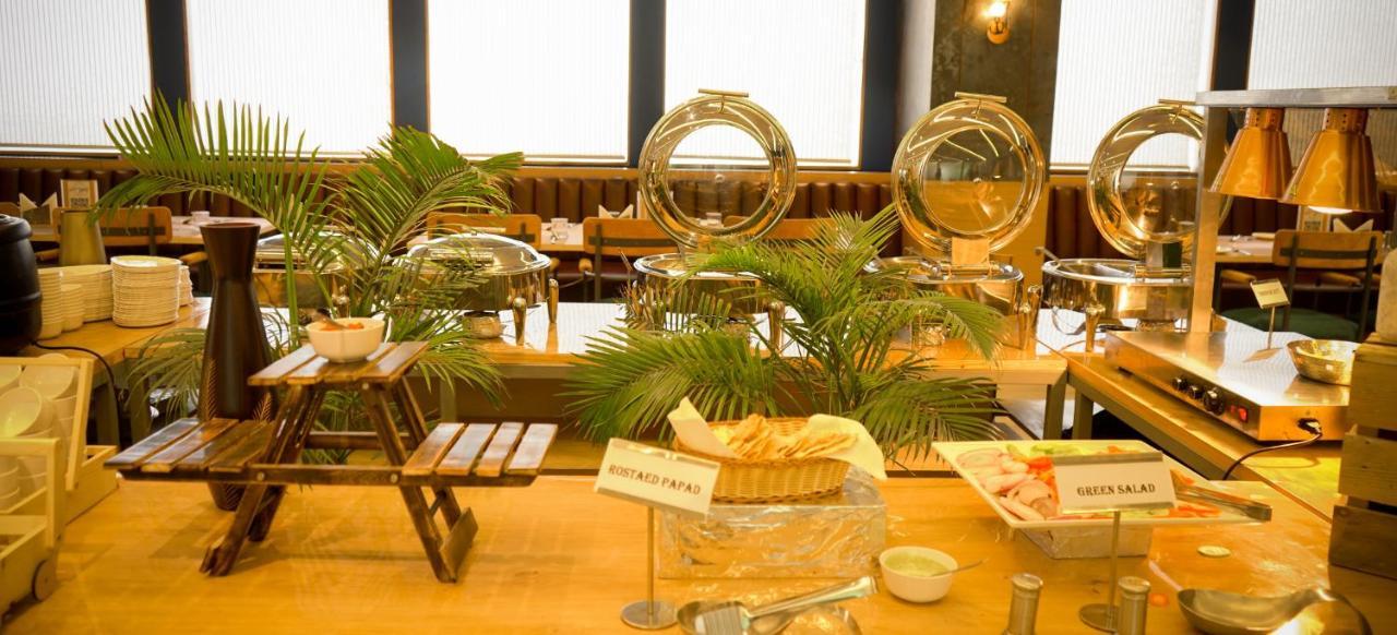 Pinnacle Grand Hotel Αχμπανταμπάντ Εξωτερικό φωτογραφία